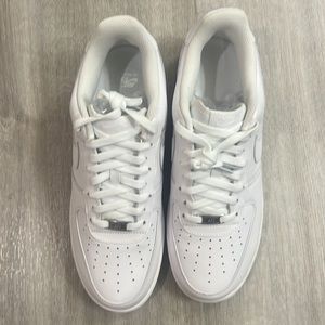 Nike Air Force 1 white size 11